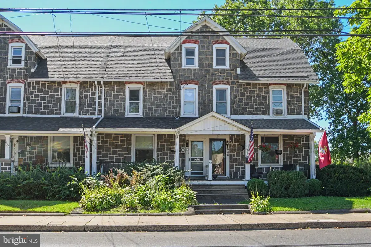 628 E Broad St, Quakertown, PA 18951 - #1