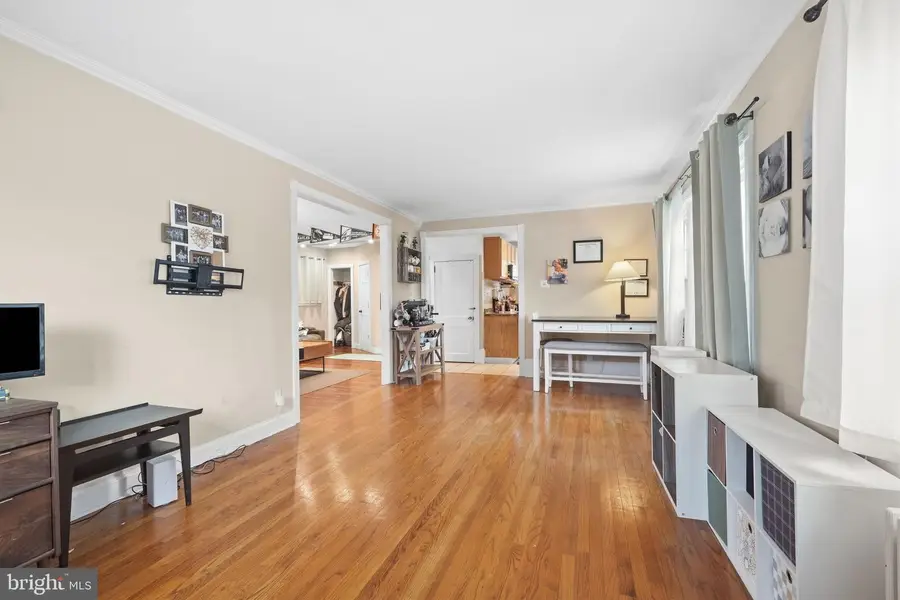 411 E Walnut St, Perkasie, PA 18944 - #3