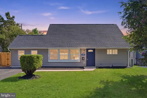 32 Iris Rd, LEVITTOWN, PA 19057