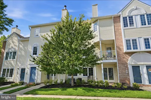 146 Naomi Ct, LEVITTOWN, PA 19057