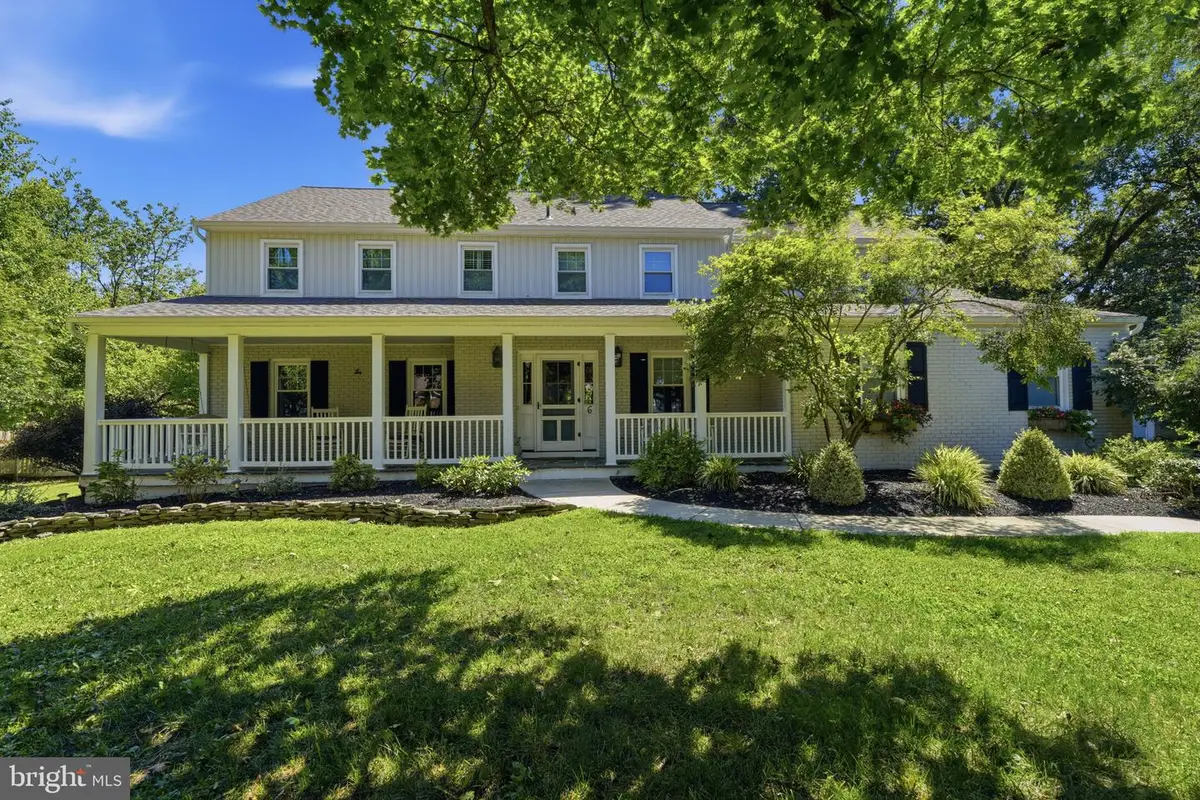 6 Moon Cir, Yardley, PA 19067 - #1