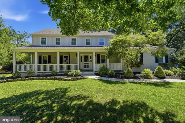 6 Moon Cir, YARDLEY, PA 19067