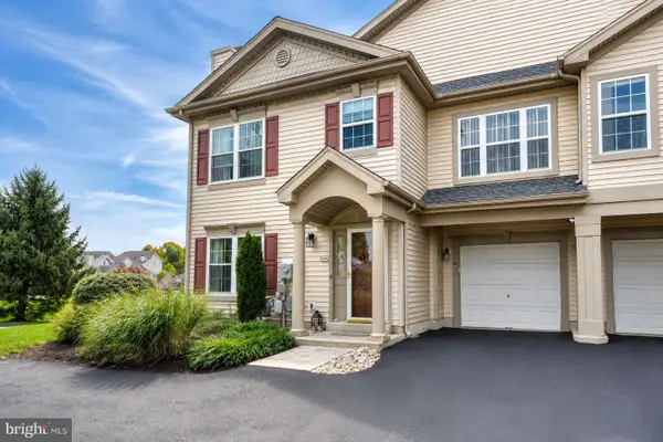 1101 Julian Dr W, WARWICK TWP, PA 18974