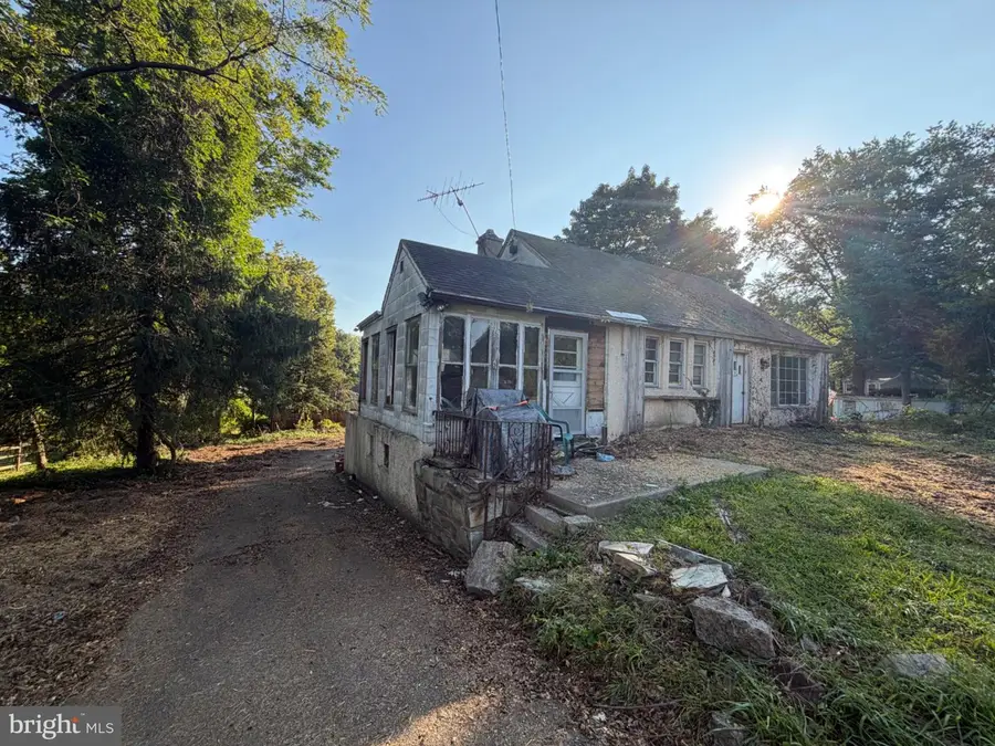 109 County Line Rd, Lower Southampton, PA 19053 - #2