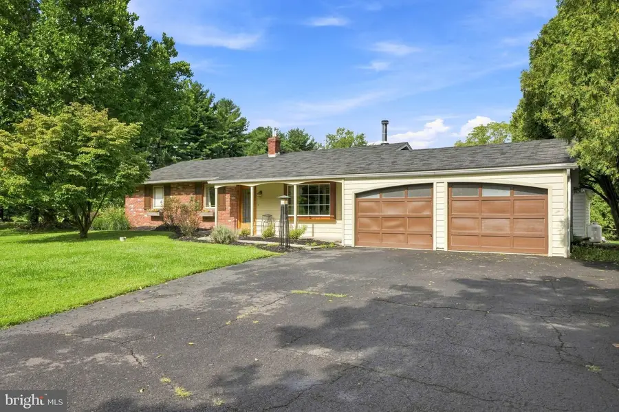 272 W Sandy Ridge Rd, Doylestown, PA 18901 - #2