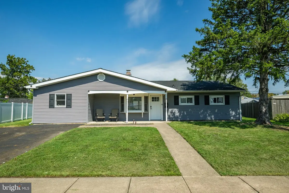48 Beechtree Rd, Levittown, PA 19057 - #1