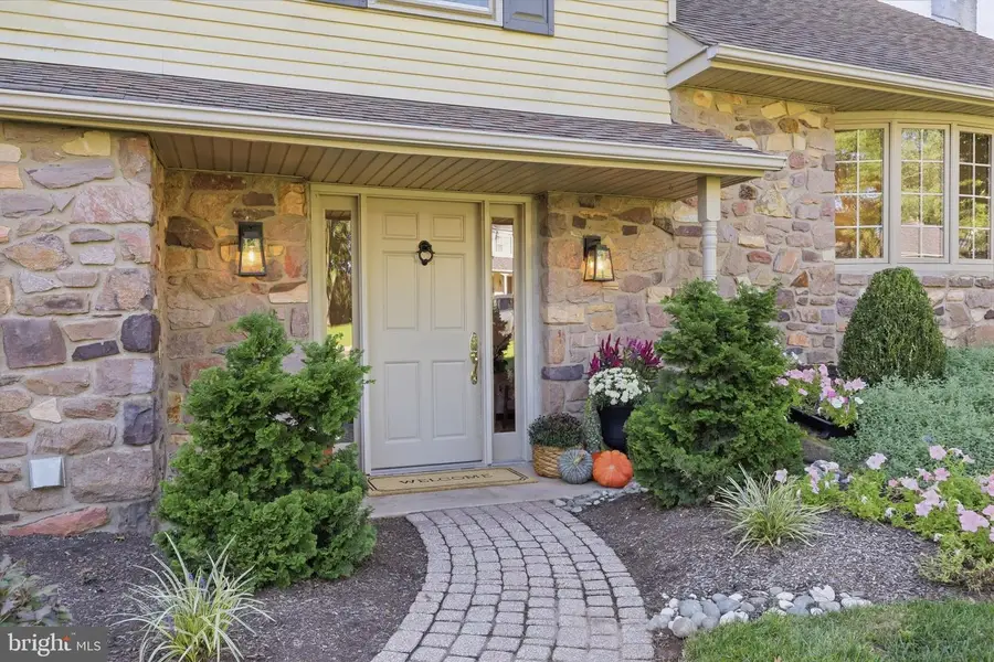 130 Andrew Dr, Newtown, PA 18940 - #2