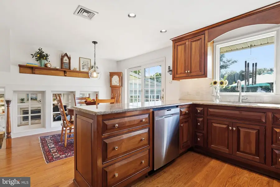 130 Andrew Dr, Newtown, PA 18940 - #3