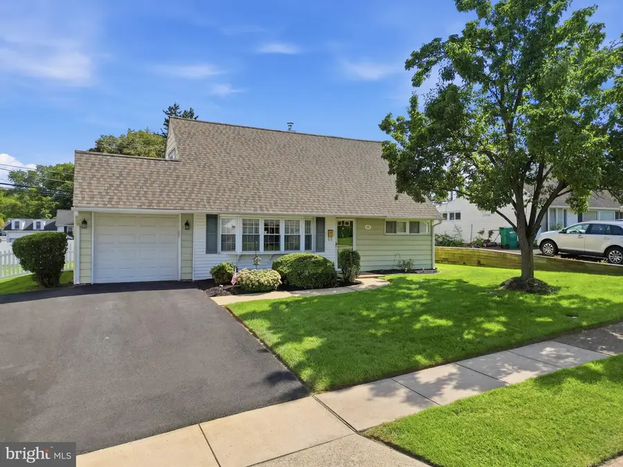 181 Lower Orchard Dr, Levittown, PA 19056 - #2