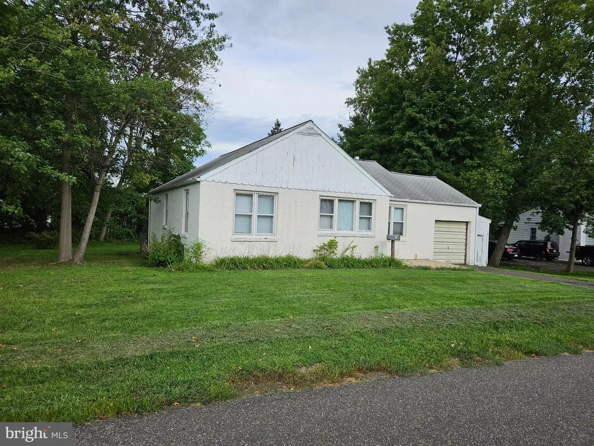 54 Poplar Ave, Warrington, PA 18976 - #1