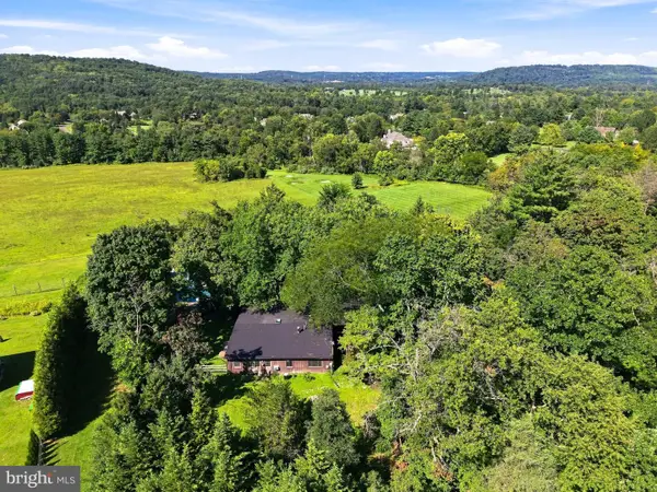 195 Woodhill Rd, NEWTOWN, PA 18940