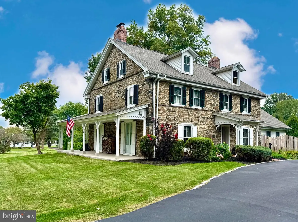 430 S Main St, Quakertown, PA 18951 - #1