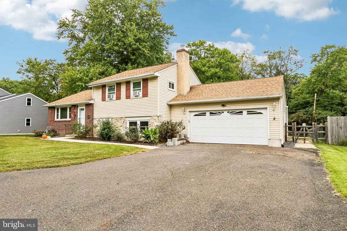 517 Lexington Ave, Chalfont, PA 18914 - #1