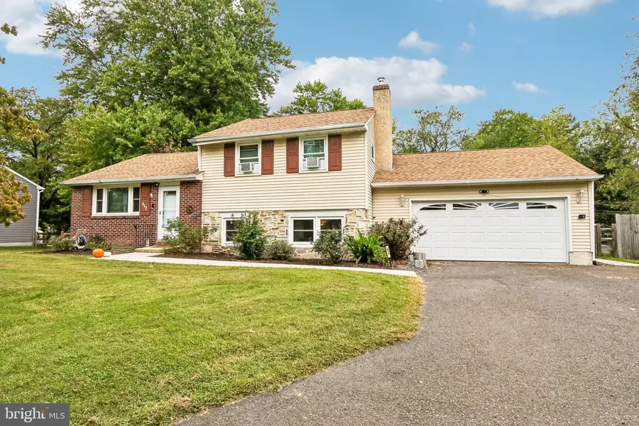517 Lexington Ave, Chalfont, PA 18914 - #2