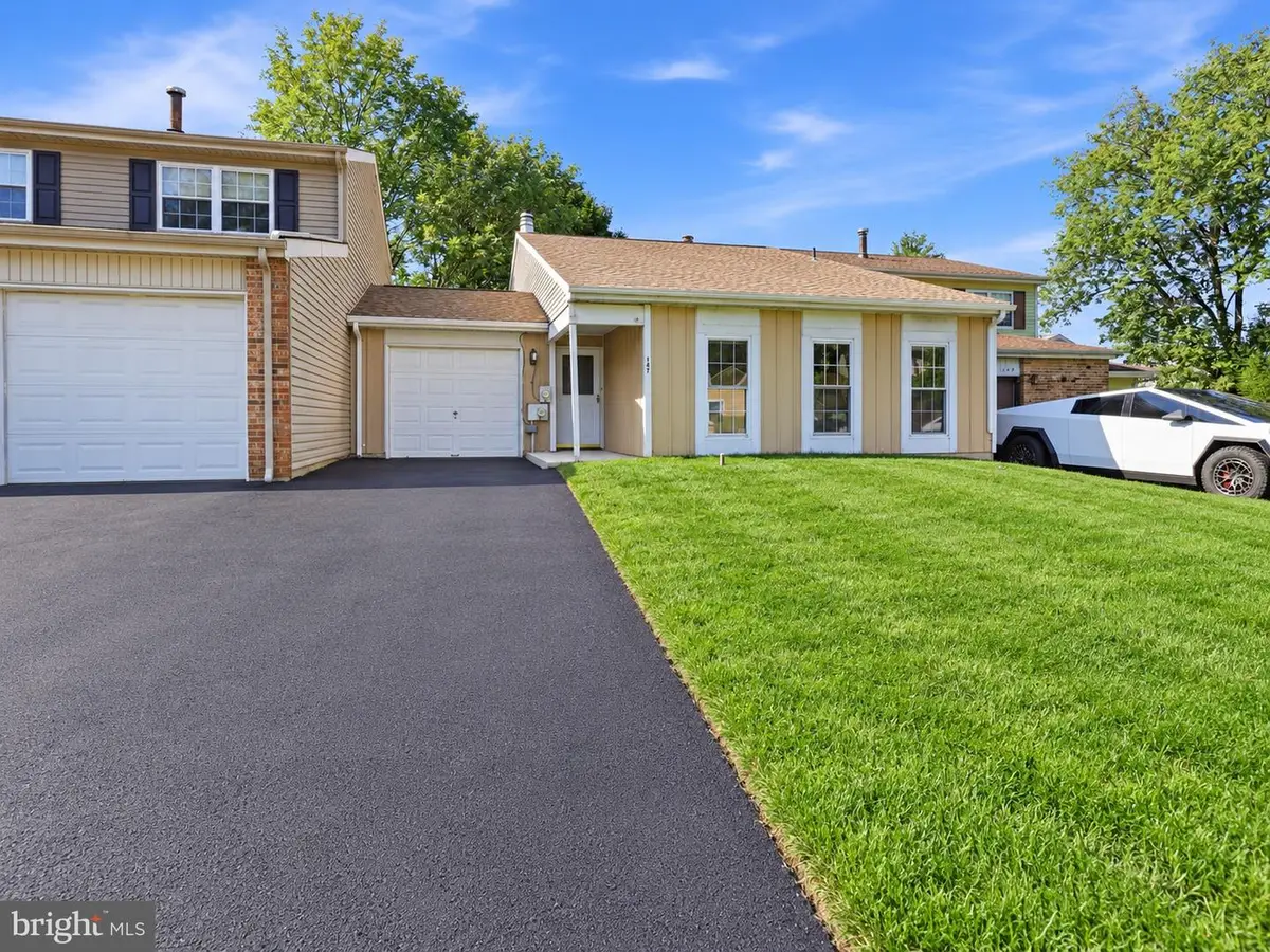147 Commonwealth Dr, Newtown, PA 18940 - #1