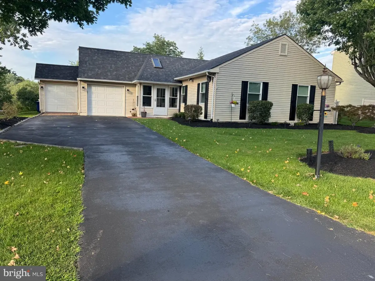 546 Old Mill Dr, Langhorne, PA 19047 - #1
