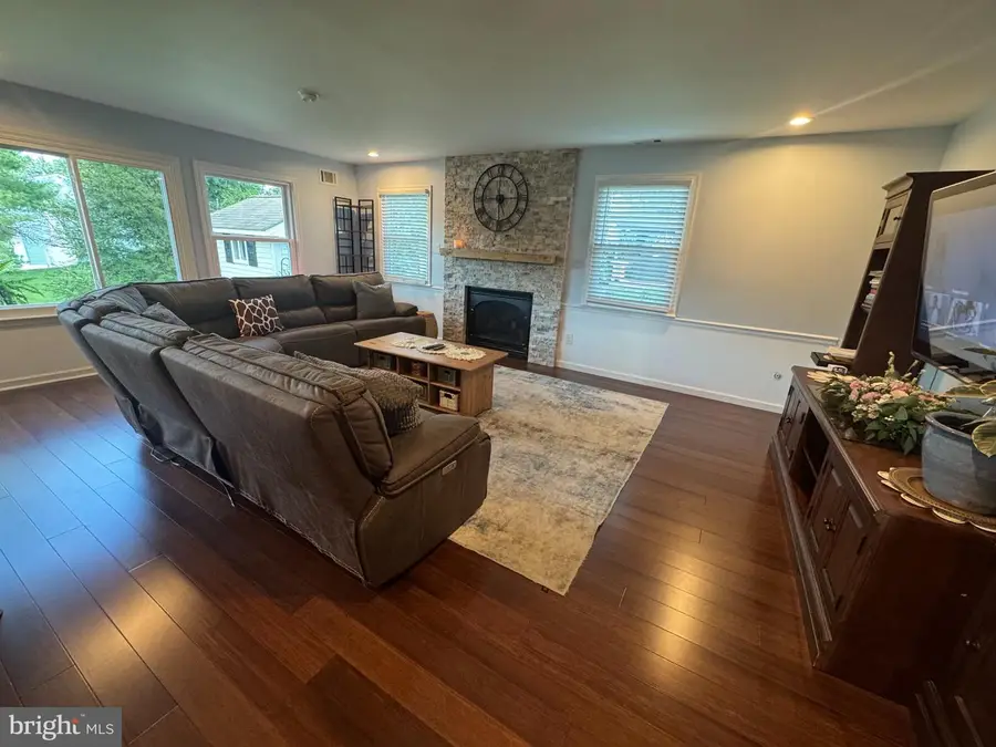 546 Old Mill Dr, Langhorne, PA 19047 - #2