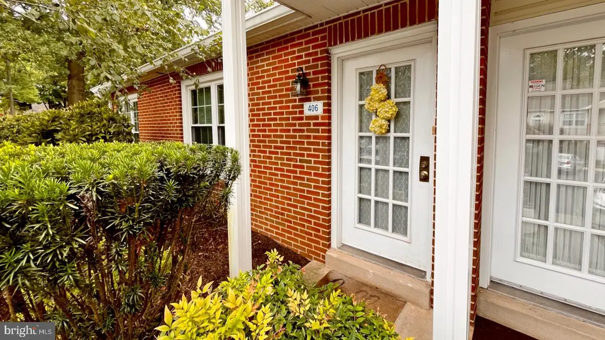 406 Beacon Hill Dr, Holland, PA 18966 - #1