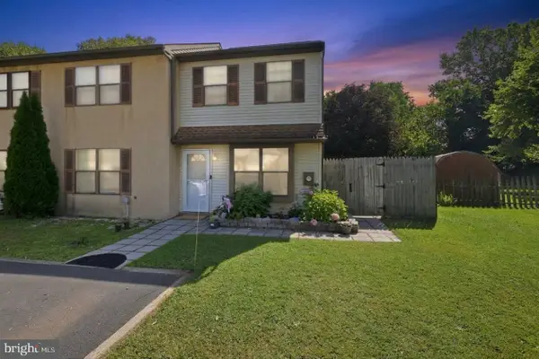 111 Cypress Dr, QUAKERTOWN, PA 18951