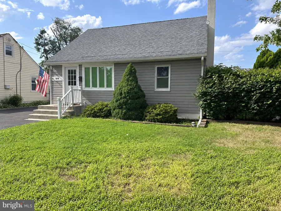 3519 Carnarvon Ave, Bristol, PA 19007 - #2