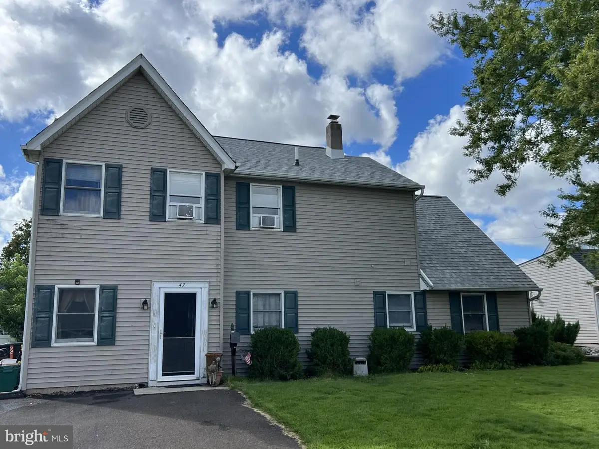 47 Neptune Ln, Levittown, PA 19054 - #1