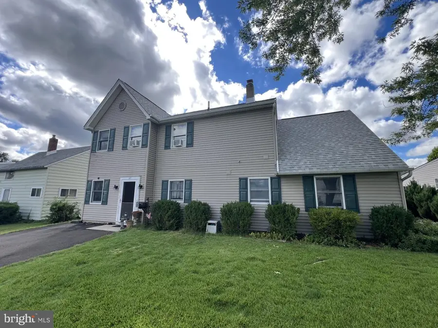 47 Neptune Ln, Levittown, PA 19054 - #2