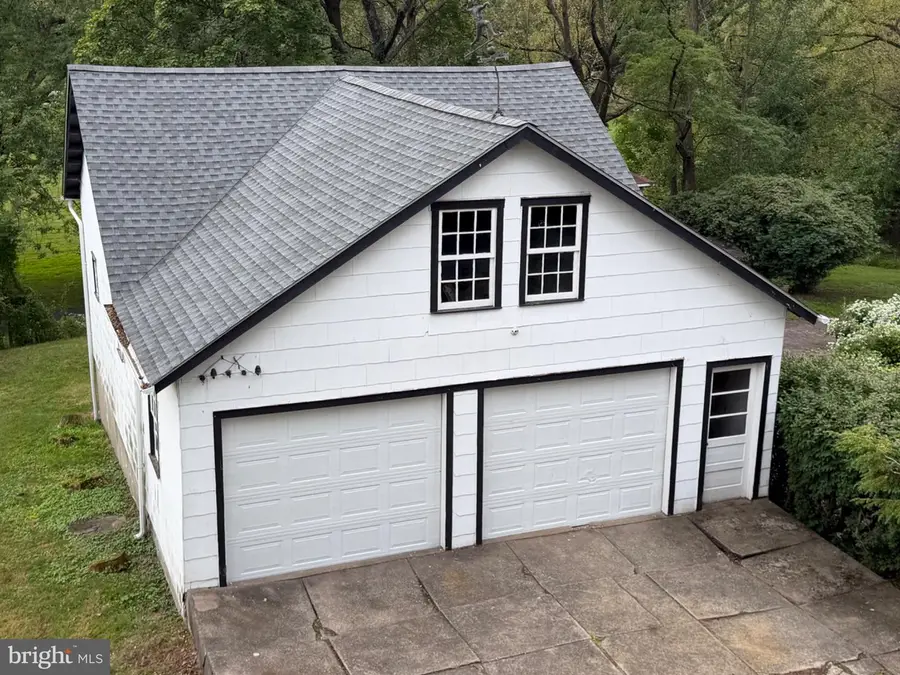 140 E Walnut St, Sellersville, PA 18960 - #2