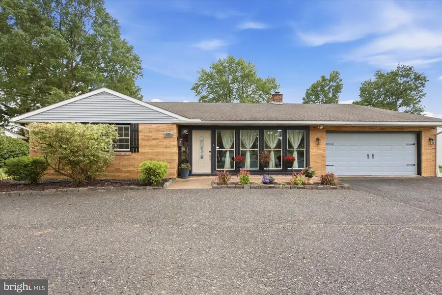 2515 Hillcrest Rd, Quakertown, PA 18951 - #2