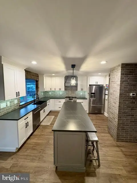 232 Midway Dr, Morrisville, PA 19067 - #2