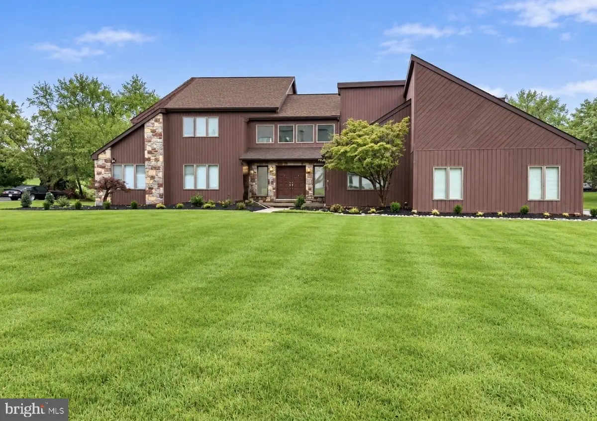 71 Hidden Cove Dr, Southampton, PA 18966 - #1
