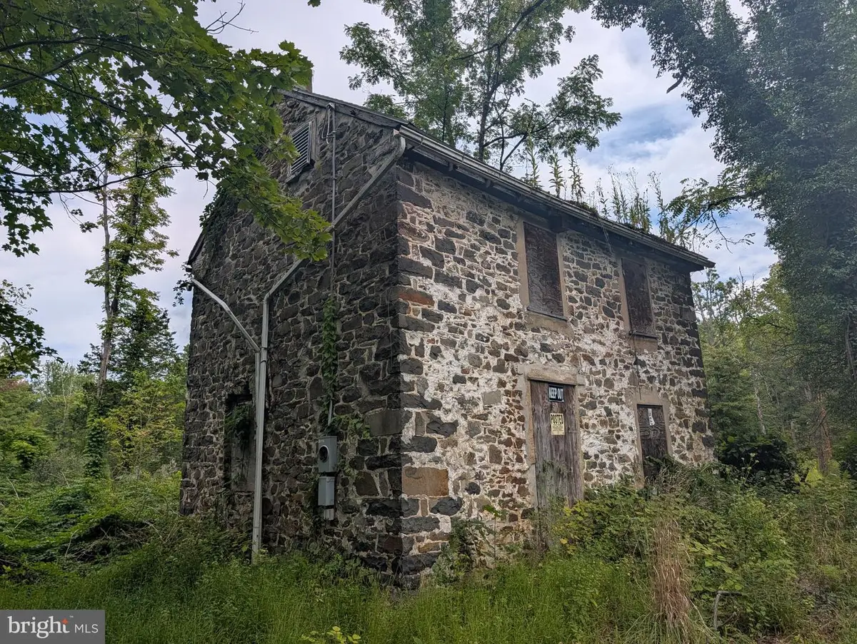 3051 Bursonville Rd, Riegelsville, PA 18077 - #1