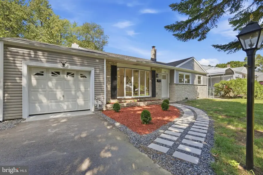 210 Newtown Rd, Warminster, PA 18974 - #2