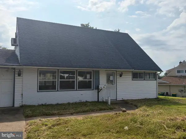 14 Circle Rd, LEVITTOWN, PA 19057