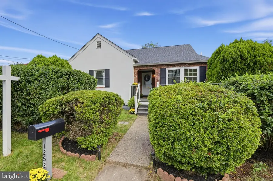 1252 Falls Ave, Feasterville Trevose, PA 19053 - #2
