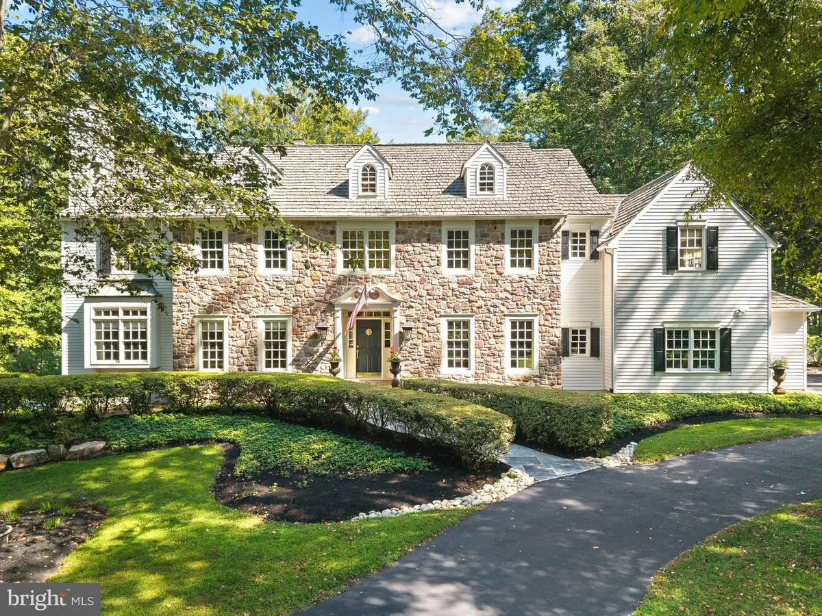 31 Timber Knoll Dr, Washington Crossing, PA 18977 - #1