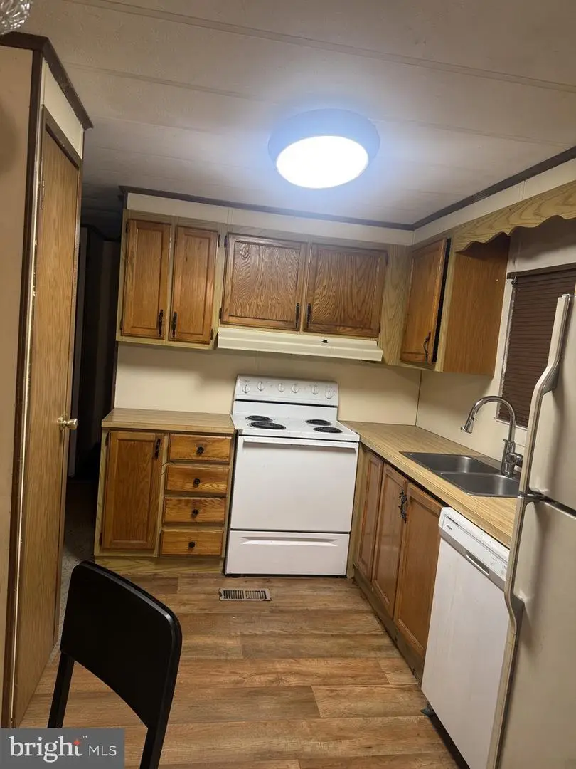 5112 Galen Dr, Morrisville, PA 19067 - #1