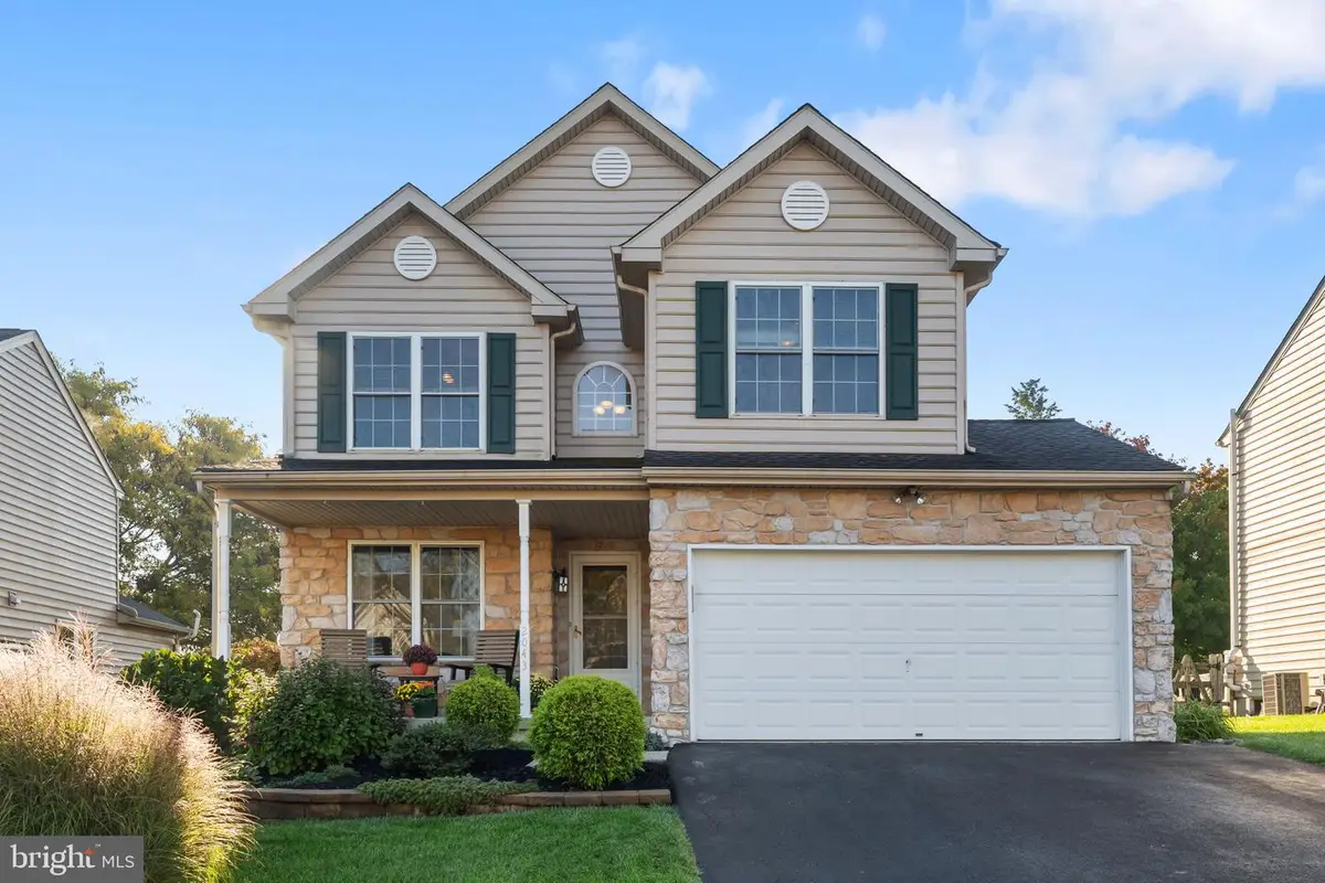 2043 Valley View Dr, Quakertown, PA 18951 - #1