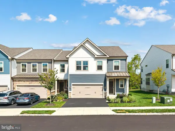 2016 Marquis Ln, JAMISON, PA 18929