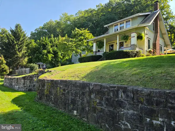 9747 Easton Rd, KINTNERSVILLE, PA 18930