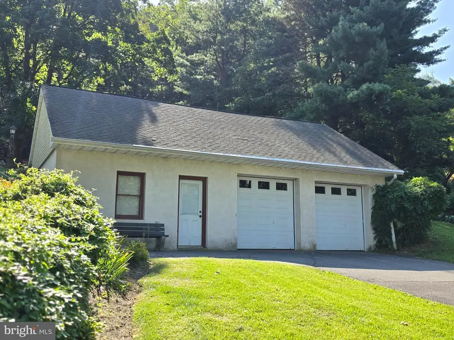 9747 Easton Rd, Kintnersville, PA 18930 - #3