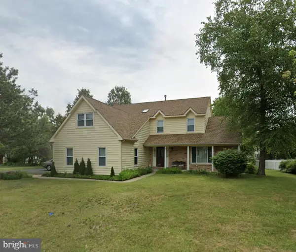 27 Gunning Ln, LANGHORNE, PA 19047