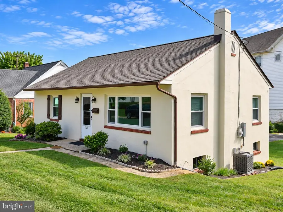321 N 7th Street, Perkasie, PA 18944 - #3