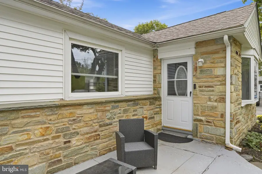 121 Trevose Rd, Lower Southampton, PA 19053 - #2