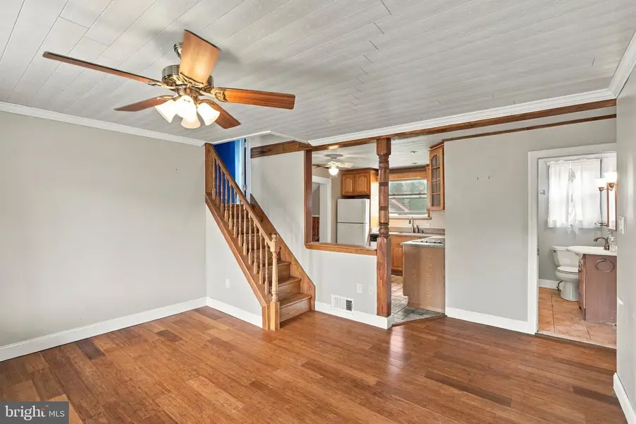 9 Patrician St, Levittown, PA 19057 - #2