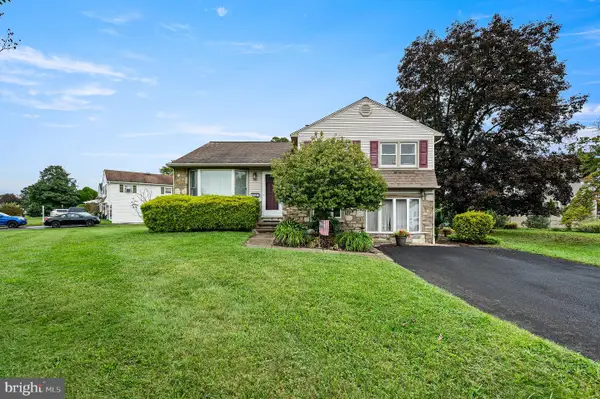 165 Henry Ave, WARMINSTER, PA 18974