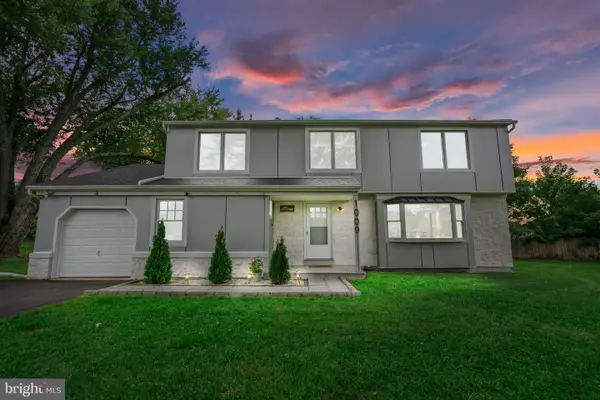 1009 Log College Dr, WARMINSTER, PA 18974