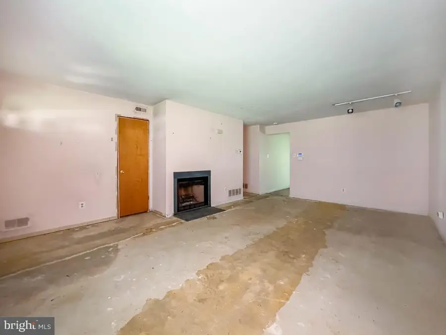 1640 A&b Bluebird Dr, Morrisville, PA 19067 - #3