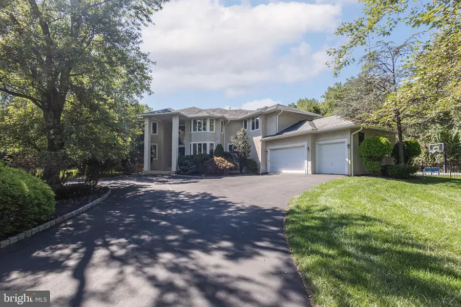 100 E Holland Rd, Holland, PA 18966 - #2