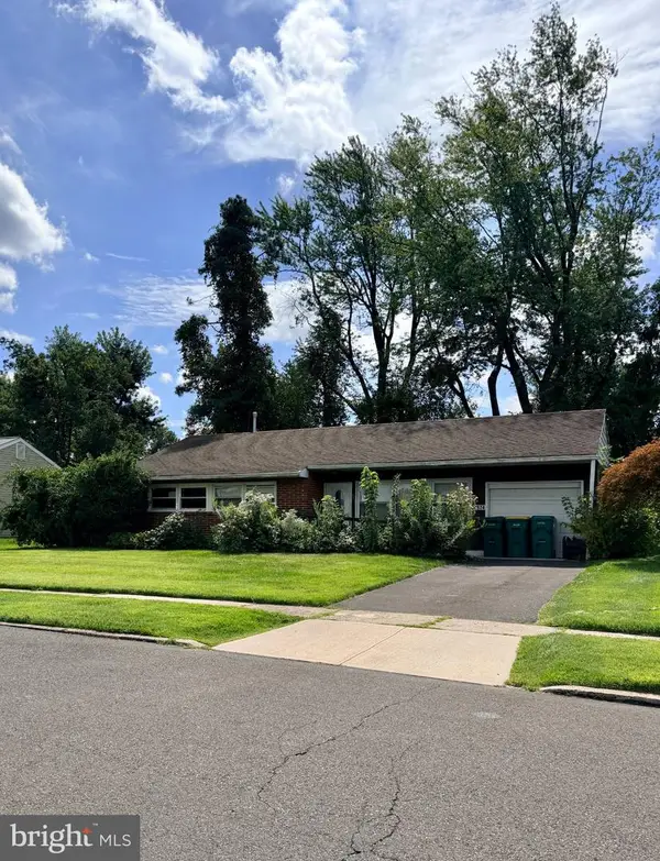 4374 Concord Dr, FEASTERVILLE TREVOSE, PA 19053