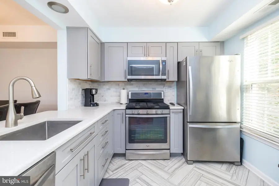 204 Society Pl, Newtown, PA 18940 - #2